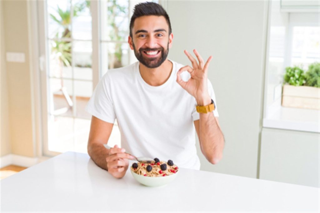 هذه الأطباق على الإفطار تحارب الكوليسترول فوراً وتحمي القلب