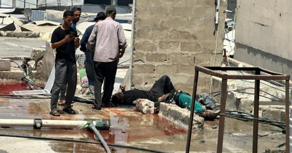 بالفيديو: 5 شهداء بينهم سيدة في قصف استهدف محطة تحلية المياه بحي الرمال بمدينة غزة
