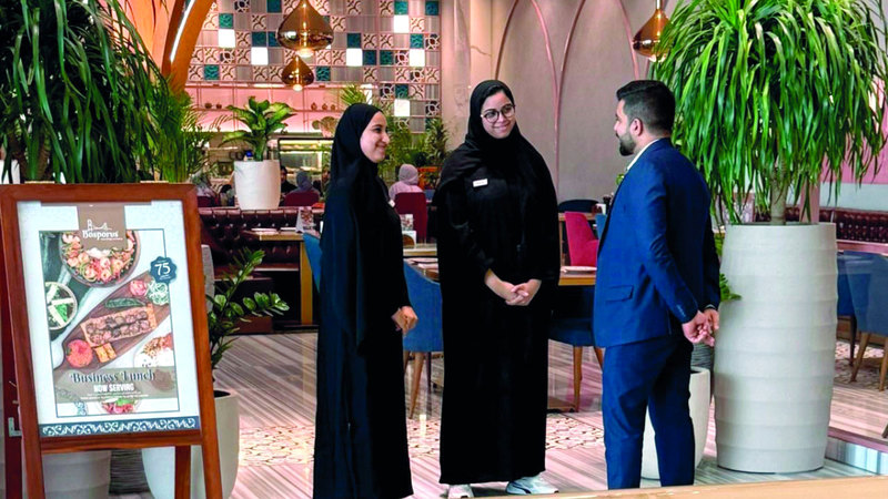 مواطنون في «الخاص»: «ولد البلاد» مصدر ثقة للمتعاملين والزوار