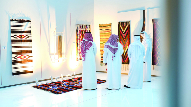 4 فنانين إماراتيين يجسدون الهوية الوطنية بالتطريز والرسم والتصوير