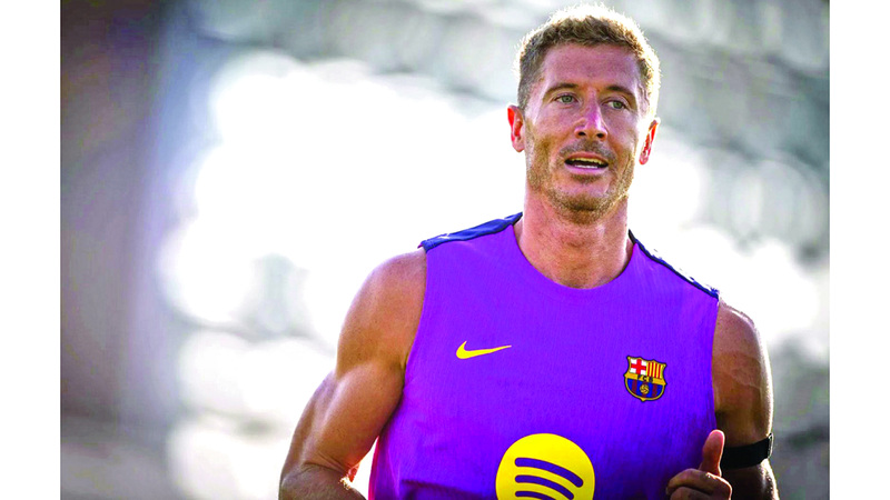 ليفاندوفسكي مهدد بالغياب عن افتتاح «الليغا»