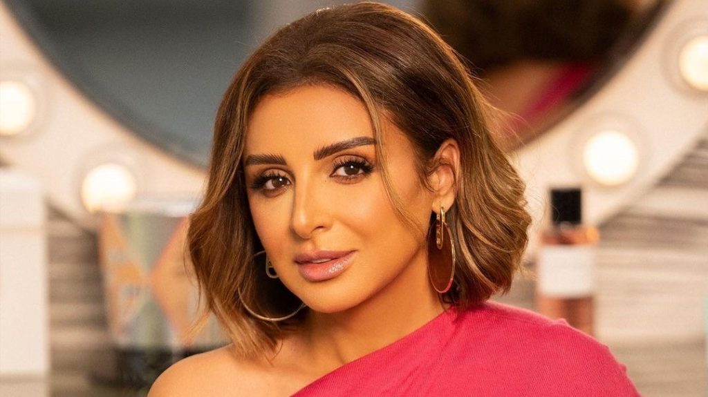 بعد استئصال جزء من البنكرياس.. “أنغام تتحسن لكنها تعاني من ألام شديدة”