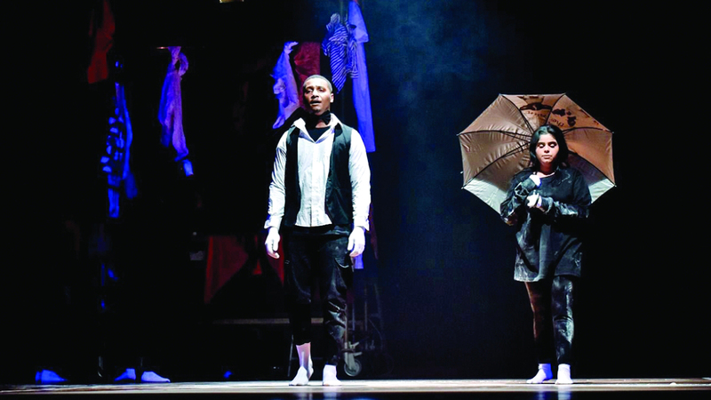 «التقنيات المسرحية».. البساطة مفتاح تقديم تجربة مؤثرة