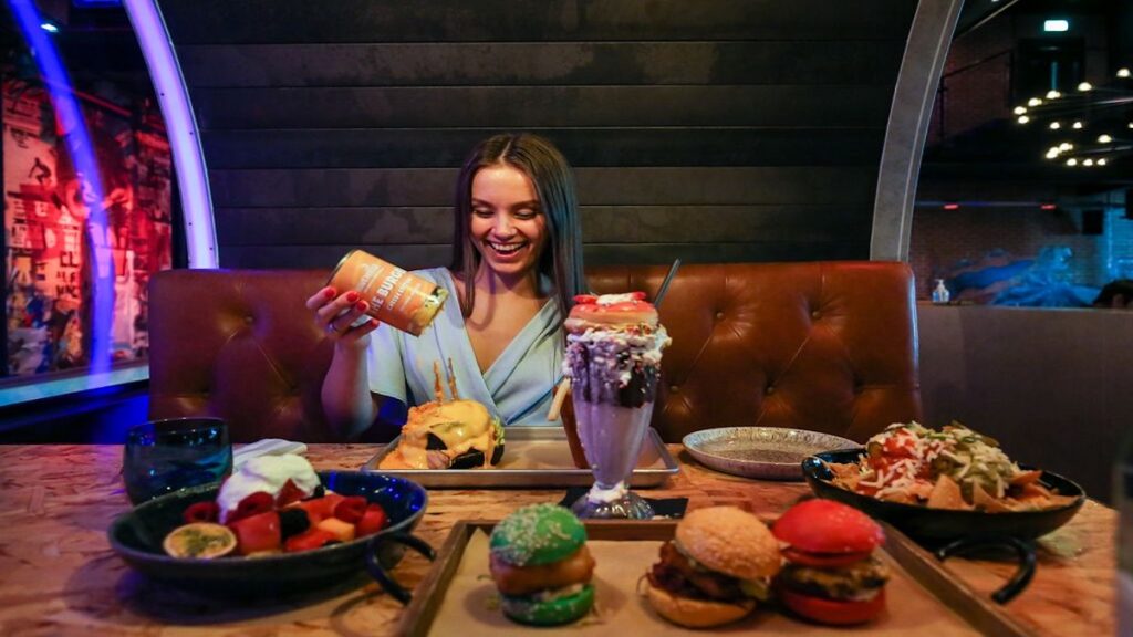 عرض «طبق بـ10 دراهم» في دبي.. هذه قائمة المطاعم المشاركة حتى نهاية الشهر