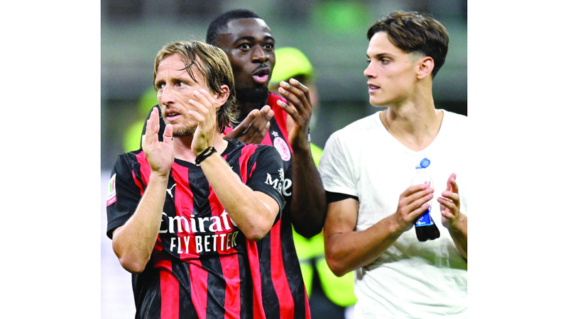 نابولي وإنتر ميلان مرشحان للقب الدوري الإيطالي