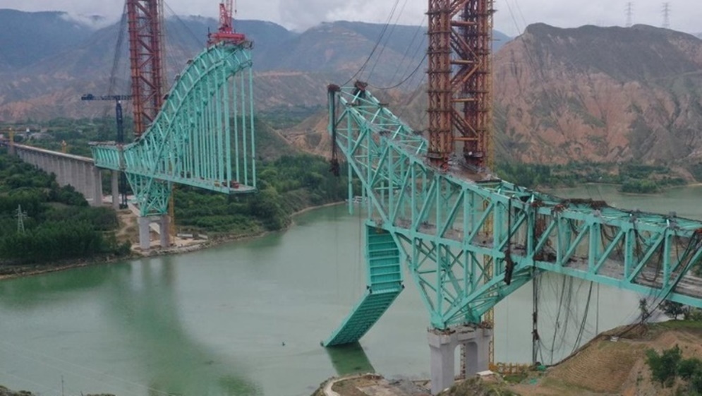 انقطاع سلك يربط جسراً ببعضه يقتل 10 أشخاص في الصين