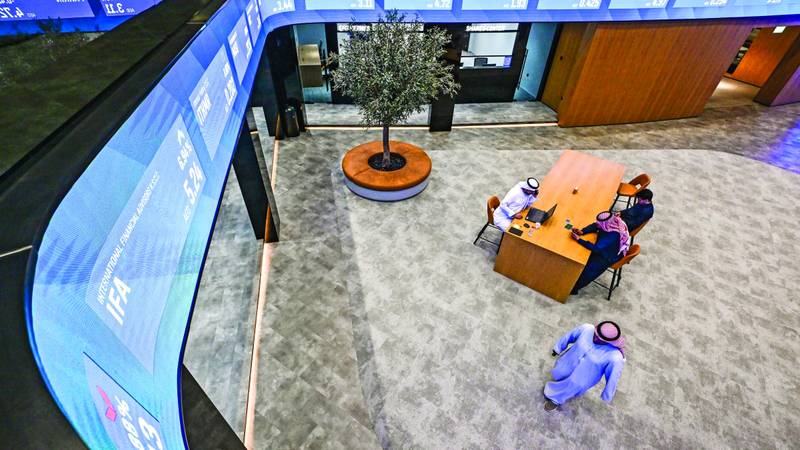 الأجانب والمؤسسات يضخون 108.7 مليارات درهم في أسهم دبي منذ مطلع 2025