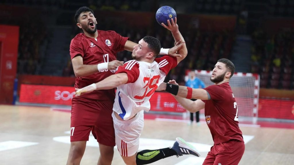 “يد الشارقة” تخوض تجربتين في معسكر قطر استعداداً للموسم الجديد