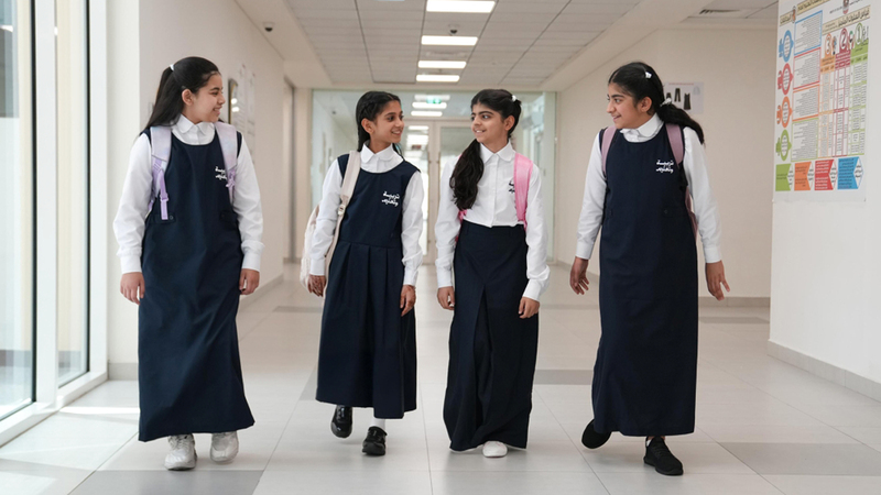 ارتفاع رسوم «الزي» داخل المدارس يزيد الطلب على محال الخياطة