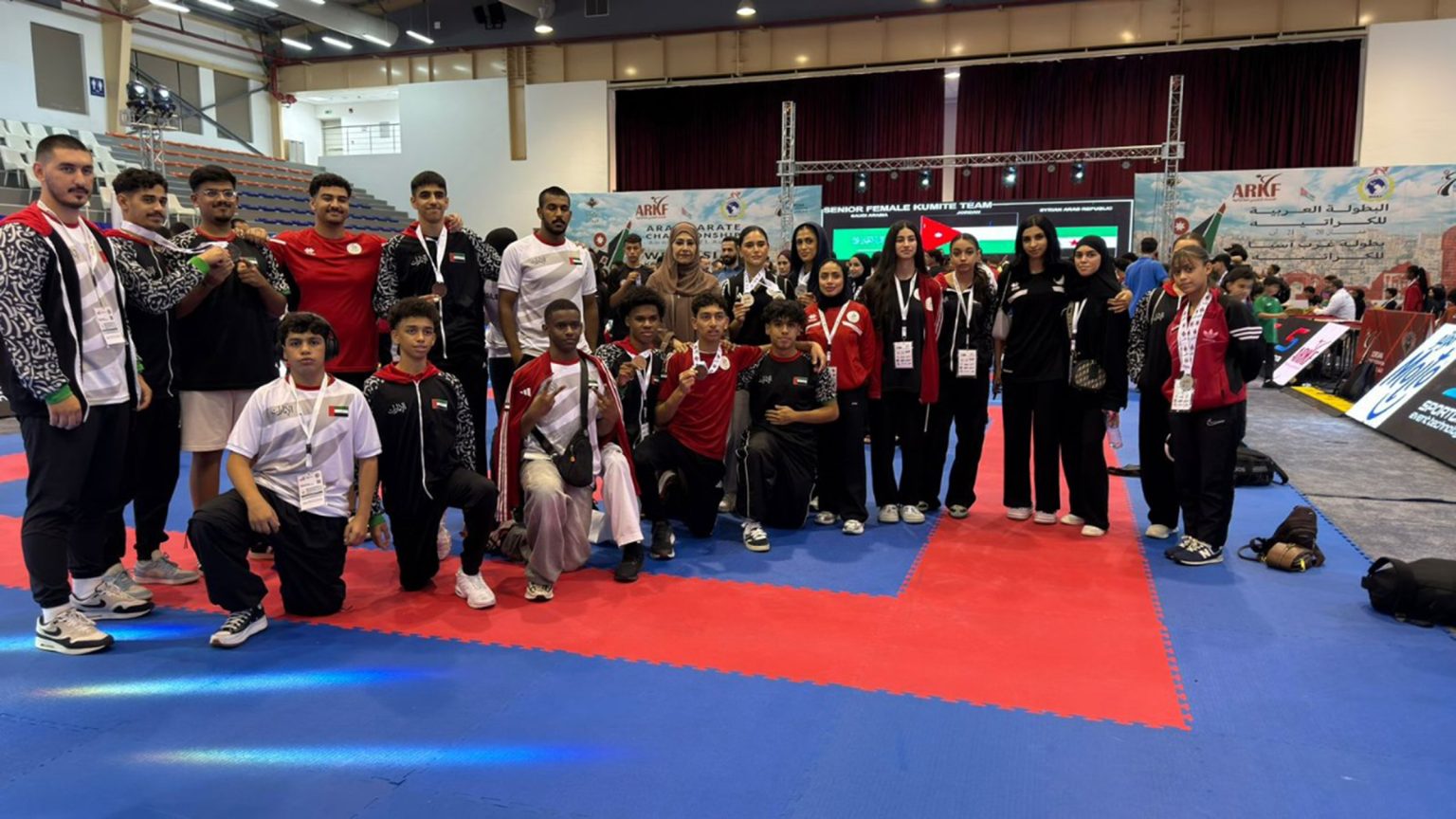12 ميدالية حصاد كاراتيه الإمارات في البطولة العربية