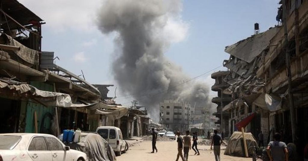 انتشال شهداء.. غارة وقصف مدفعي على غزة وخانيونس رغم وقف إطلاق النار