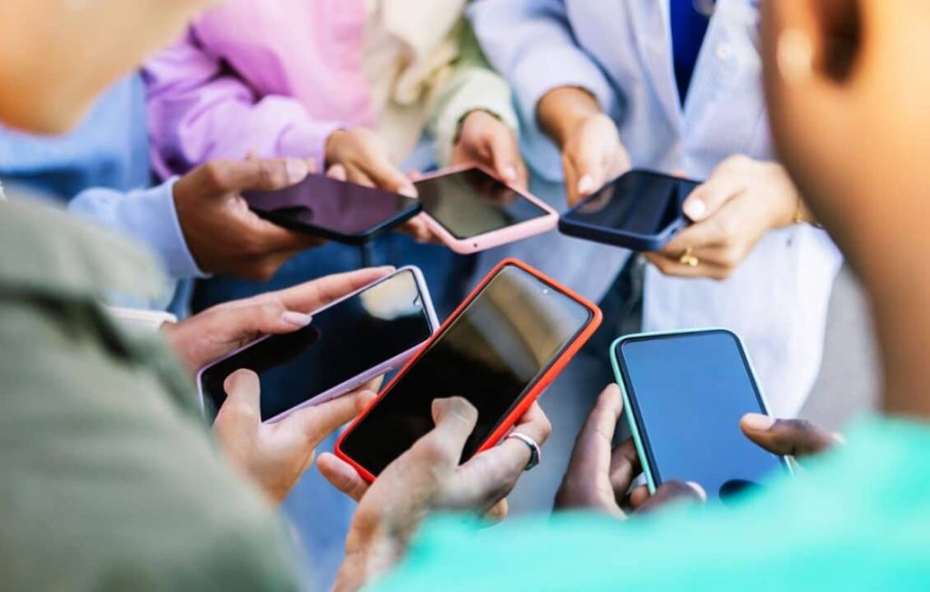 كوريا الجنوبية تحظر الهواتف الذكية في الفصول الدراسية بدءًا من 2026