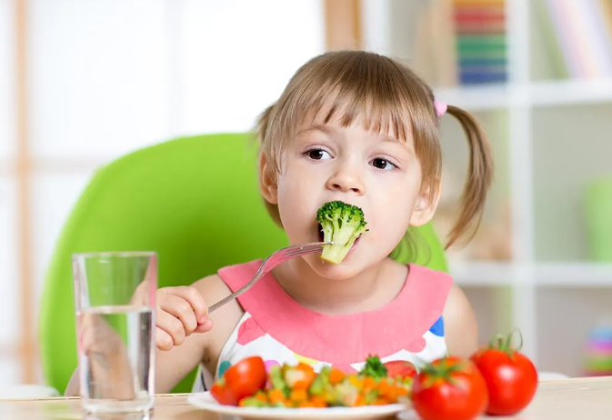 6 أطعمة لنمو أفضل وزيادة الطول لدى الأطفال