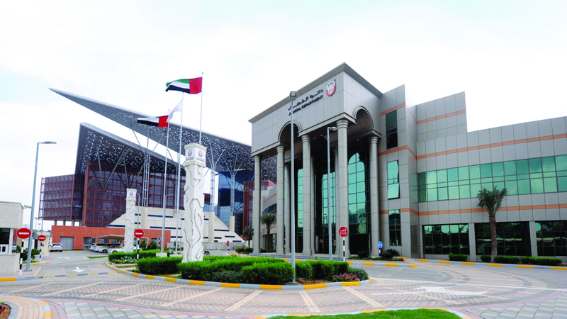 امرأة تطالب زوجها بردّ 100 ألف درهم