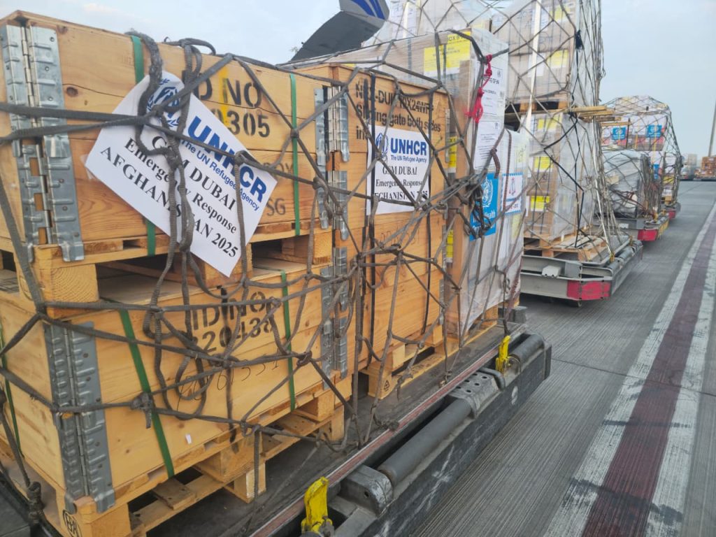 بتوجيهات محمد بن راشد.. “دبي الإنسانية” تسيّر شحنة جوية عاجلة لإغاثة متضرري زلزال أفغانستان