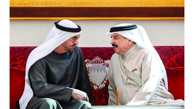 رئيس الدولة وملك البحرين: الاعتداء الإسرائيلي على قطر الشقيقة انتهاك صارخ لسيادتها