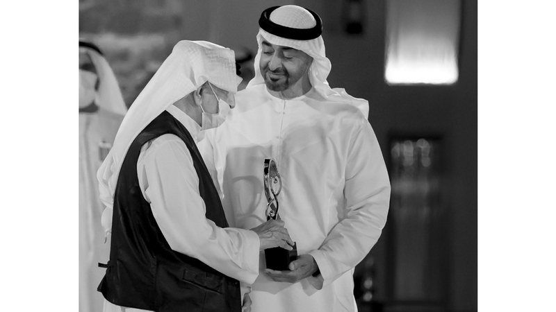 محمد بن زايد ومحمد بن راشد ينعيان رجل الأعمال الراحل حسين خانصاحب