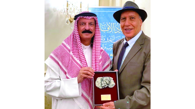 محمد أحمد السويدي..شاعر ورحال في العالم وعوالم الإبداع