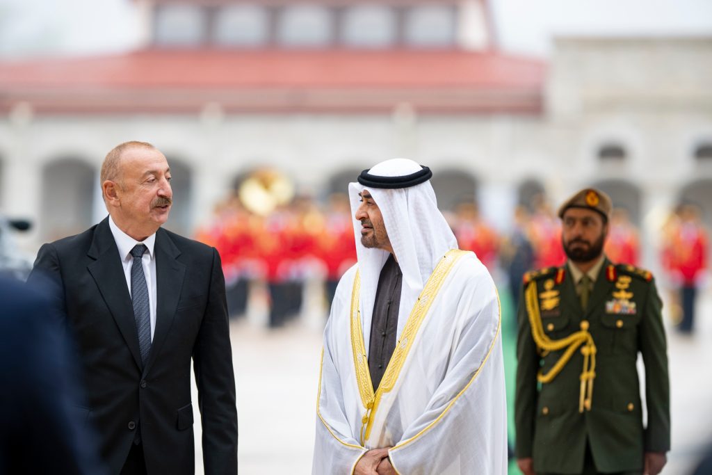 محمد بن زايد: الإمارات تولي الاستقرار والسلام في منطقة القوقاز اهتماماً كبيراً