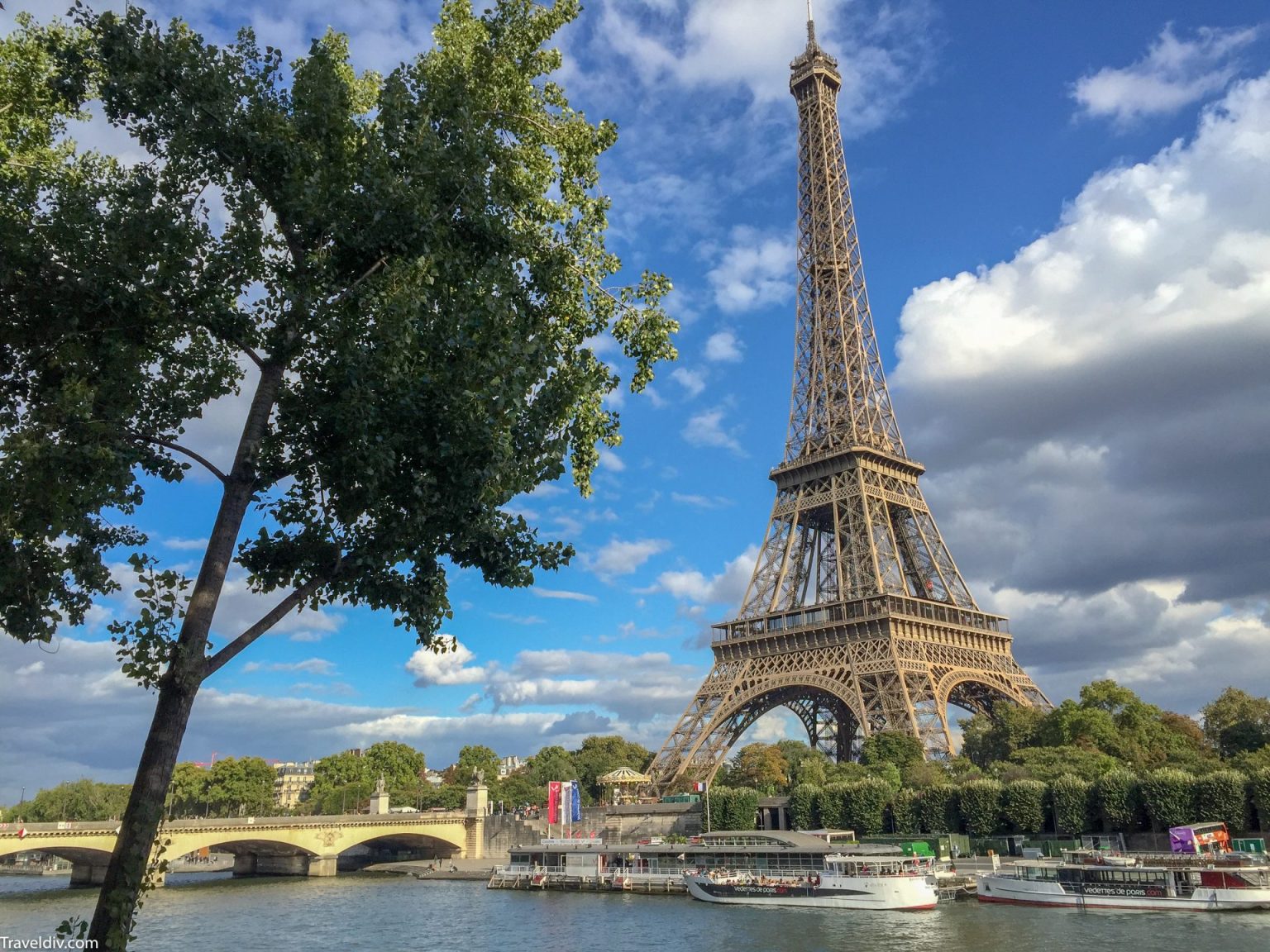 بعثة الإمارات في باريس تدعو مواطنيها للحذر من الإضراب العام الخميس