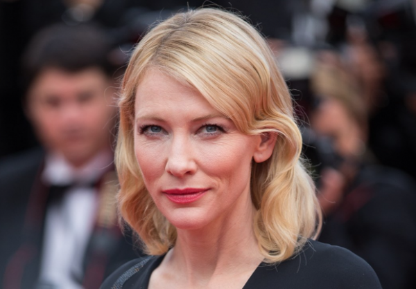 كيت بلانشيت: نجمة هوليوود التي بدأت حياتها كومبارس في مصر .. ومثَّلت مع أحمد زكي مقابل سندويتش فلافل