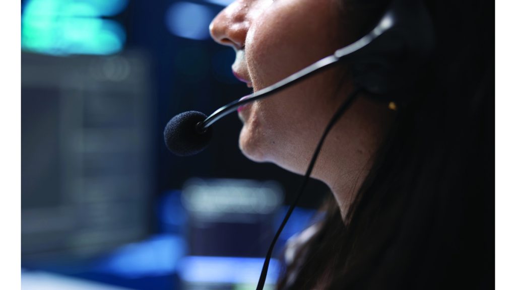 متعاملون يطالبون بضوابط لحمايتهم من «تضليل» موظفي شركات التسويق غير التابعة للبنوك