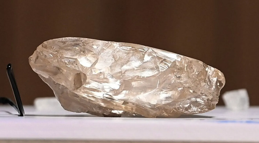 “موتسويدي”.. ثاني أكبر ماسة في العالم قد تُعرَض قريبا في متحف