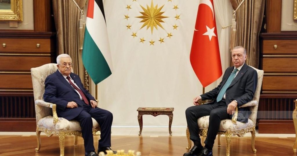 تفاصيل لقاء القمة بين الرئيس عباس ونظيره التركي