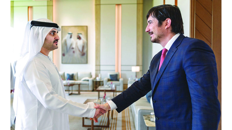 مكتوم بن محمد: الإمارات تعزز بيئتها الاستثمارية مركزاً عالمياً رئيساً للخدمات المالية