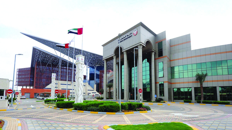 شخص يتهم قريبته بالاستيلاء على مشغولات ذهبية و100 ألف درهم