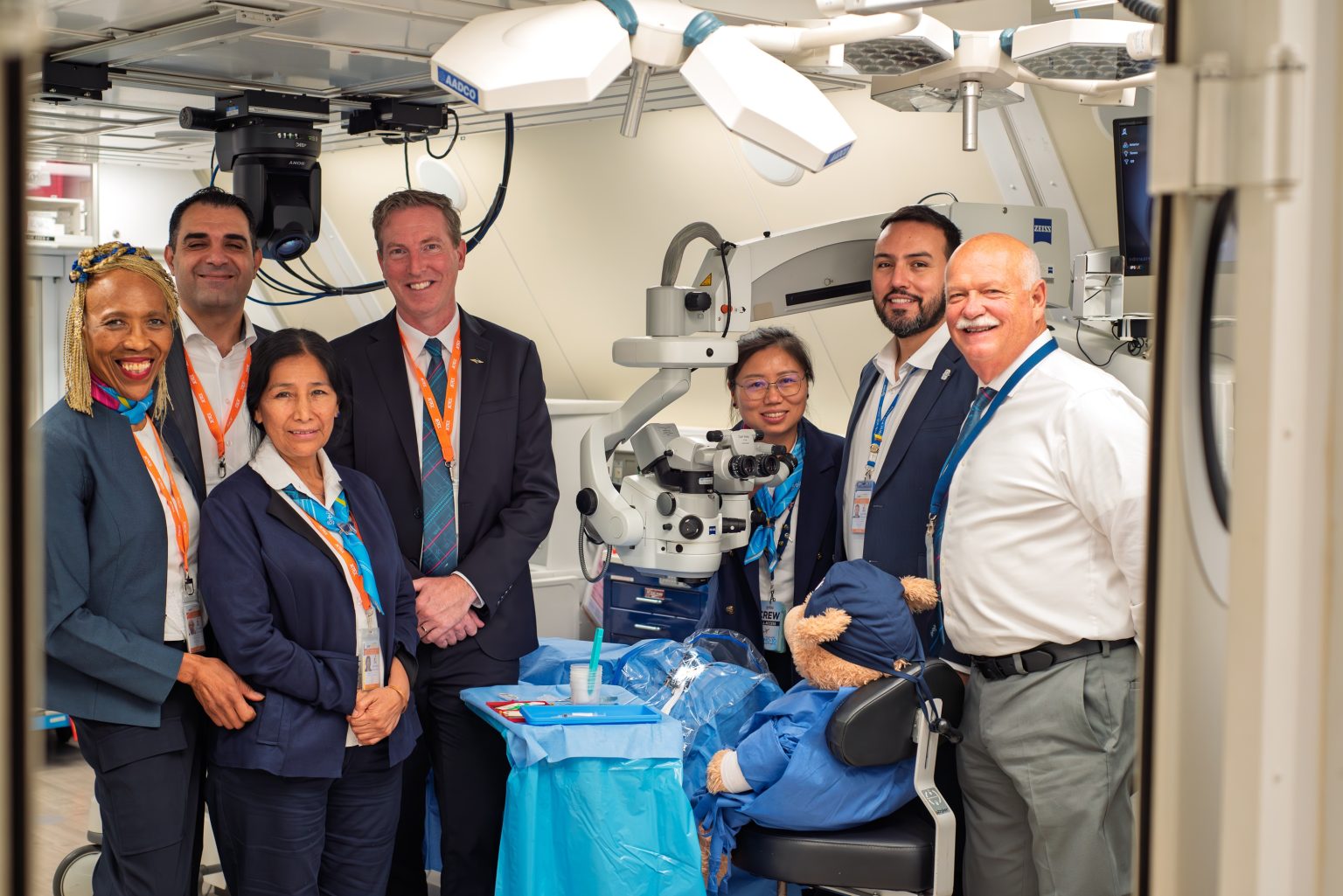 «مستشفى العيون الطائر» تنجز 607 آلاف عملية جراحية وعلاج بالليزر