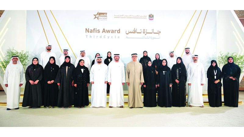 منصور بن زايد: الاستثمار في الكفاءات الوطنية ركيزة التنمية المستدامة