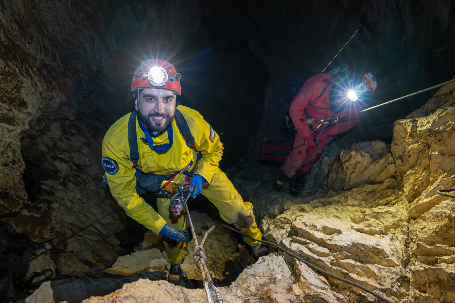 مركز محمد بن راشد للفضاء يعلن إتمام رائد الفضاء محمد الملا تدريب CAVES التابع لوكالة الفضاء الأوروبية