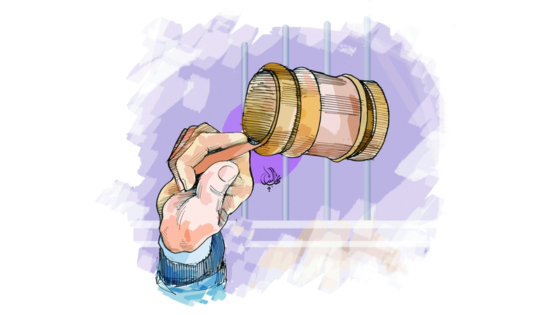 طيار يطلب 6.6 ملايين درهم تعويضاً عن ضربه وسبه داخل مطعم