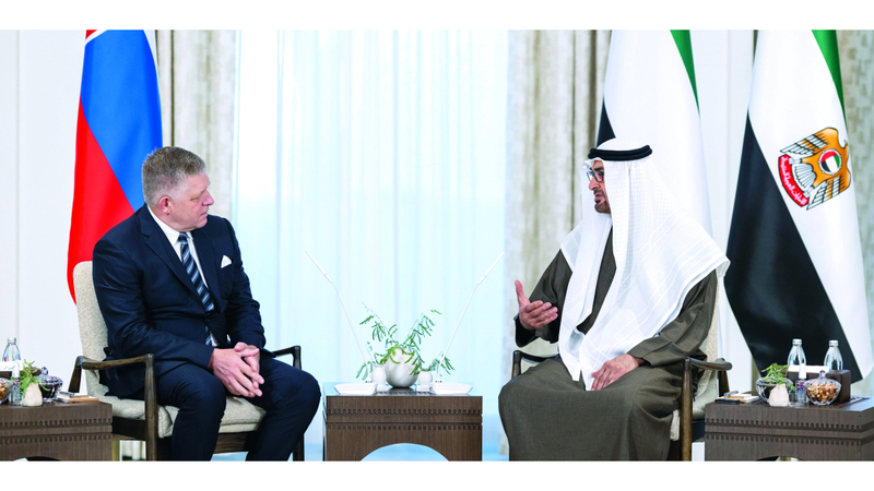 رئيس الدولة ورئيس وزراء سلوفاكيا يؤكدان أهمية تعزيز الحوار في معالجة مختلف القضايا بالمنطقة والعالم