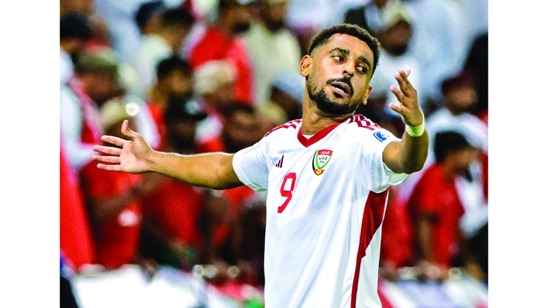 حارب عبدالله ينتقل من شباب الأهلي إلى الشارقة لمدة 5 سنوات