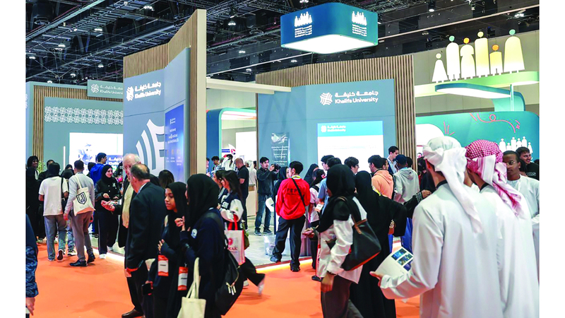 طلبة يدعون الجامعات إلى التوسّع في منح العلوم والتكنولوجيا