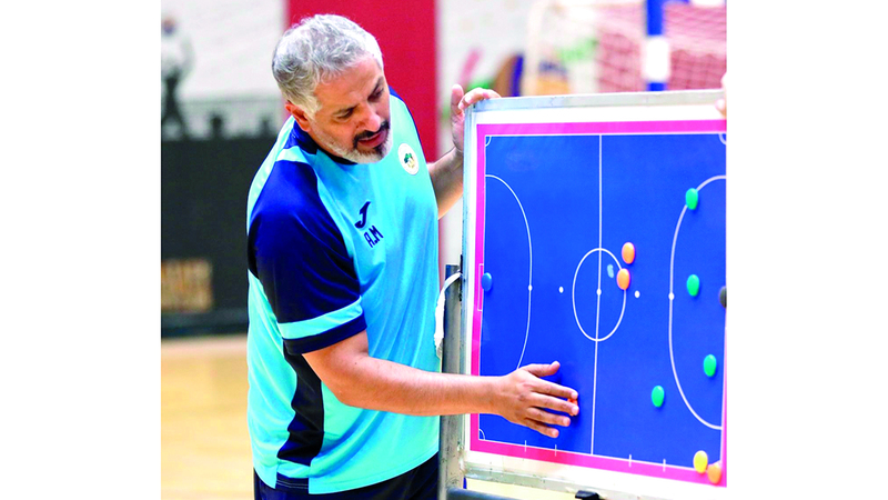 الهولي: موسم «الصالات» عالي الجودة فنياً بحضور مدربين عالميين