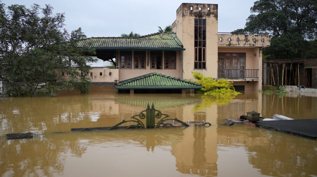سريلانكا تكشف عن خطة إغاثة للمتضررين من الإعصار المدمر