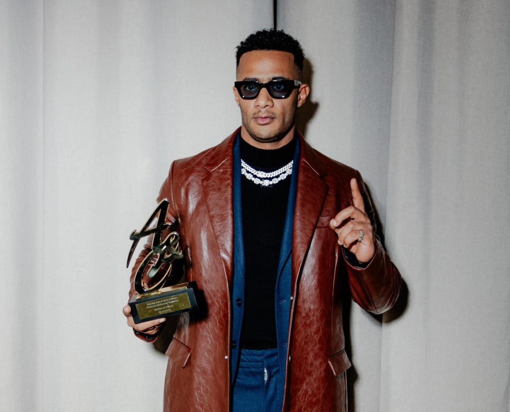 محمد رمضان يحصل على جائزة الفن والثقافة من فرنسا