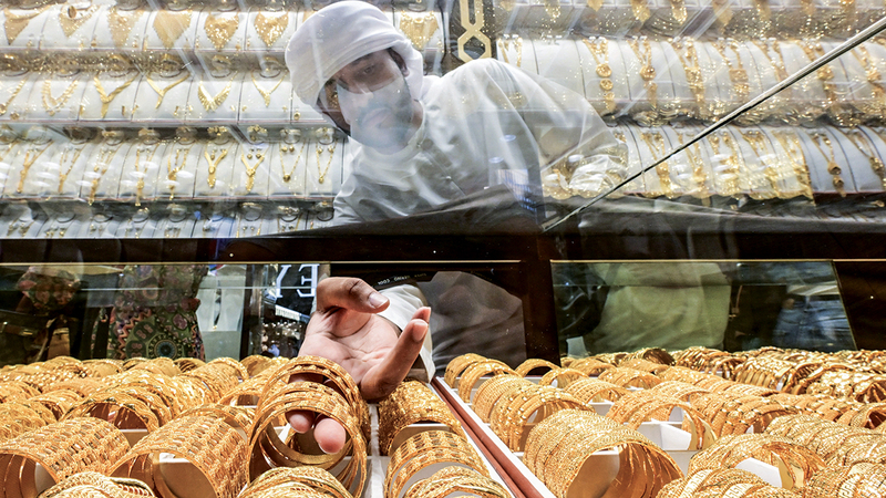 «عيار 14 قيراطاً» يقفز 5.5 دراهم منذ إدراجه على شاشات الأسعار