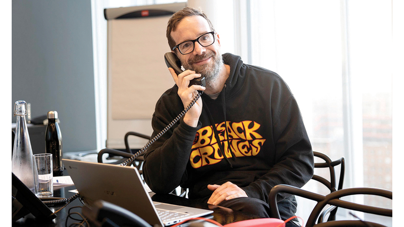 موظف ببنك أميركي يترك عمله ليسهم في إنقاذ مجتمعات إفريقية