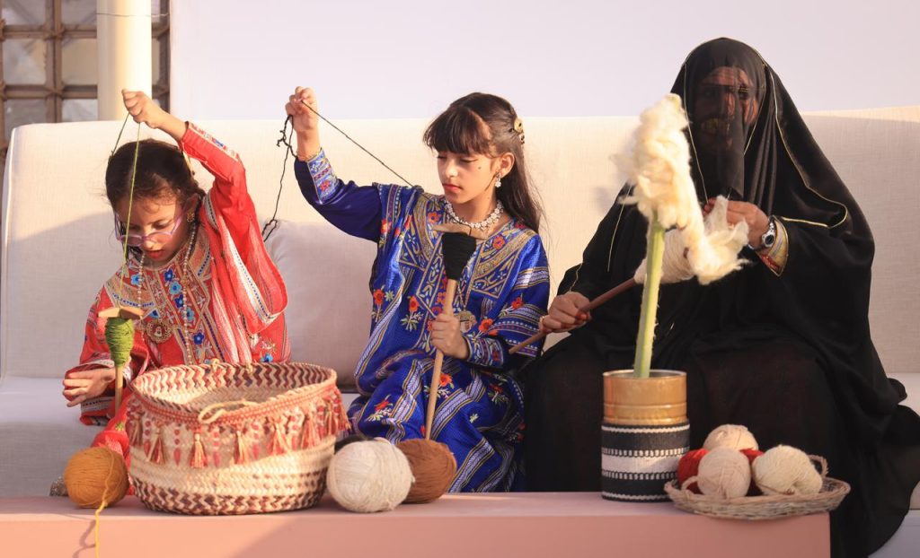 الحرف التراثية تنسج قصة الصبر والإبداع في مهرجان الياسات