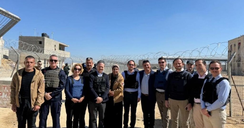 الاتحاد الأوروبي يبحث تطوير معابر غزة وخطة لتوسيع عمل بعثته