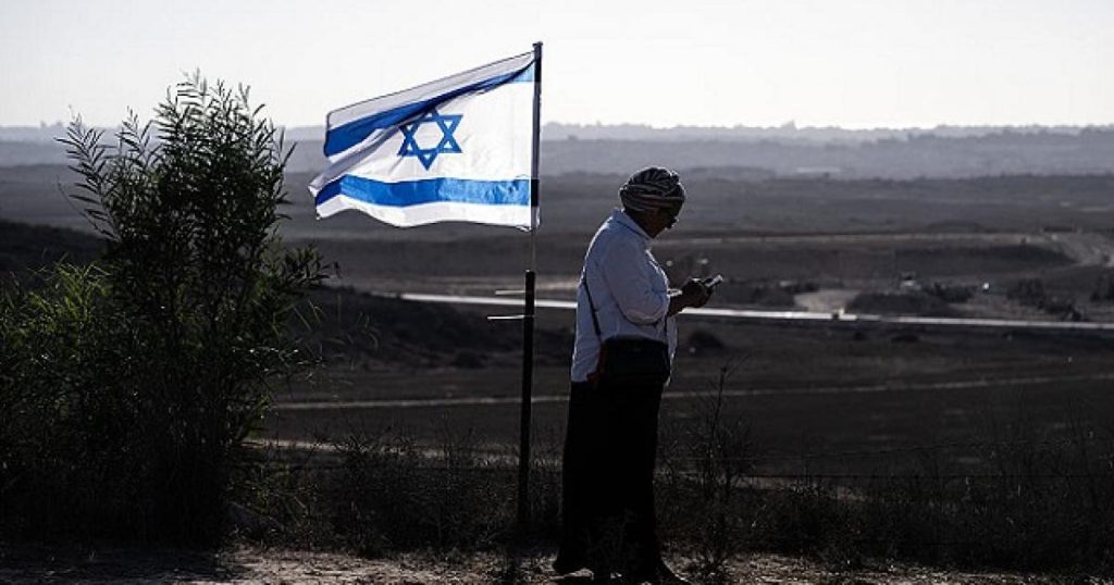 تحرك استيطاني جديد.. الائتلاف يضغط لرفع العلم الإسرائيلي شمال غزة