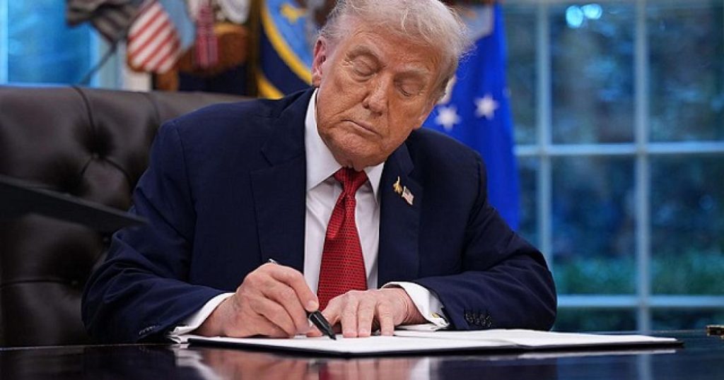 ترامب: سأعلن عن أسماء المشاركين في مجلس السلام بغزة العام المقبل