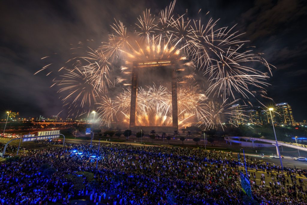 39 ألف زائر للحدائق وبرواز دبي في رأس السنة