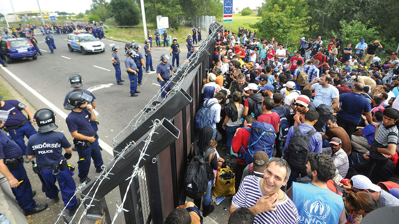 الاتحاد الأوروبي يستلهم سياسته في التعامل مع الهجرة من النموذج المجري