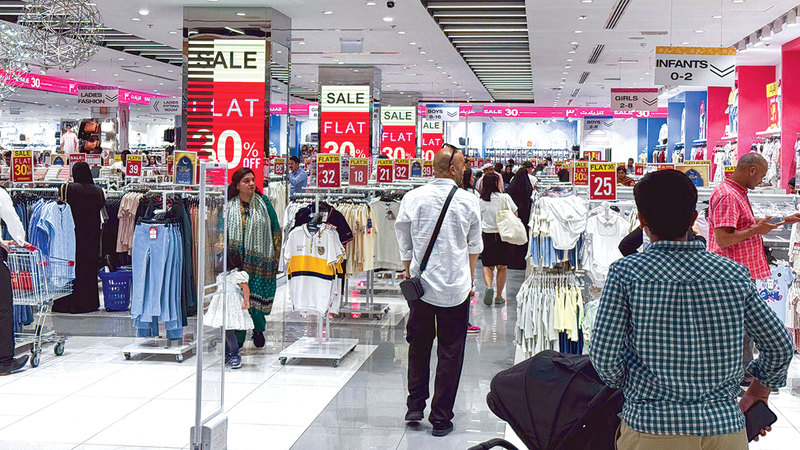 مستهلكون يطالبون بكتابة الأسعار «قبل وبعد الخصم» أثناء حملات التخفيضات