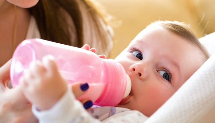 مصر تسحب منتجات حليب أطفال بسبب وجود “مادة سامة”